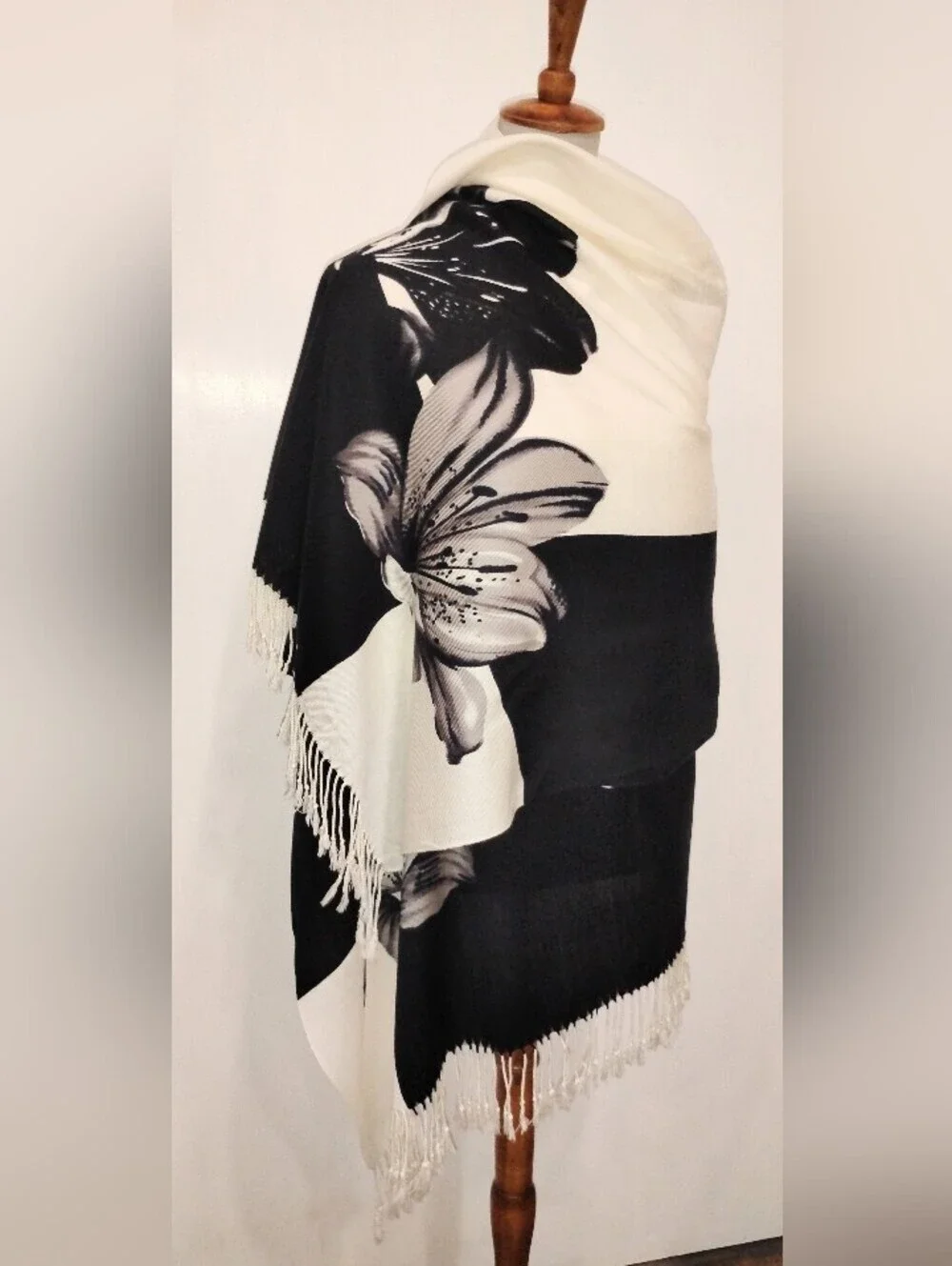 FRINGED DAY LILY WRAP